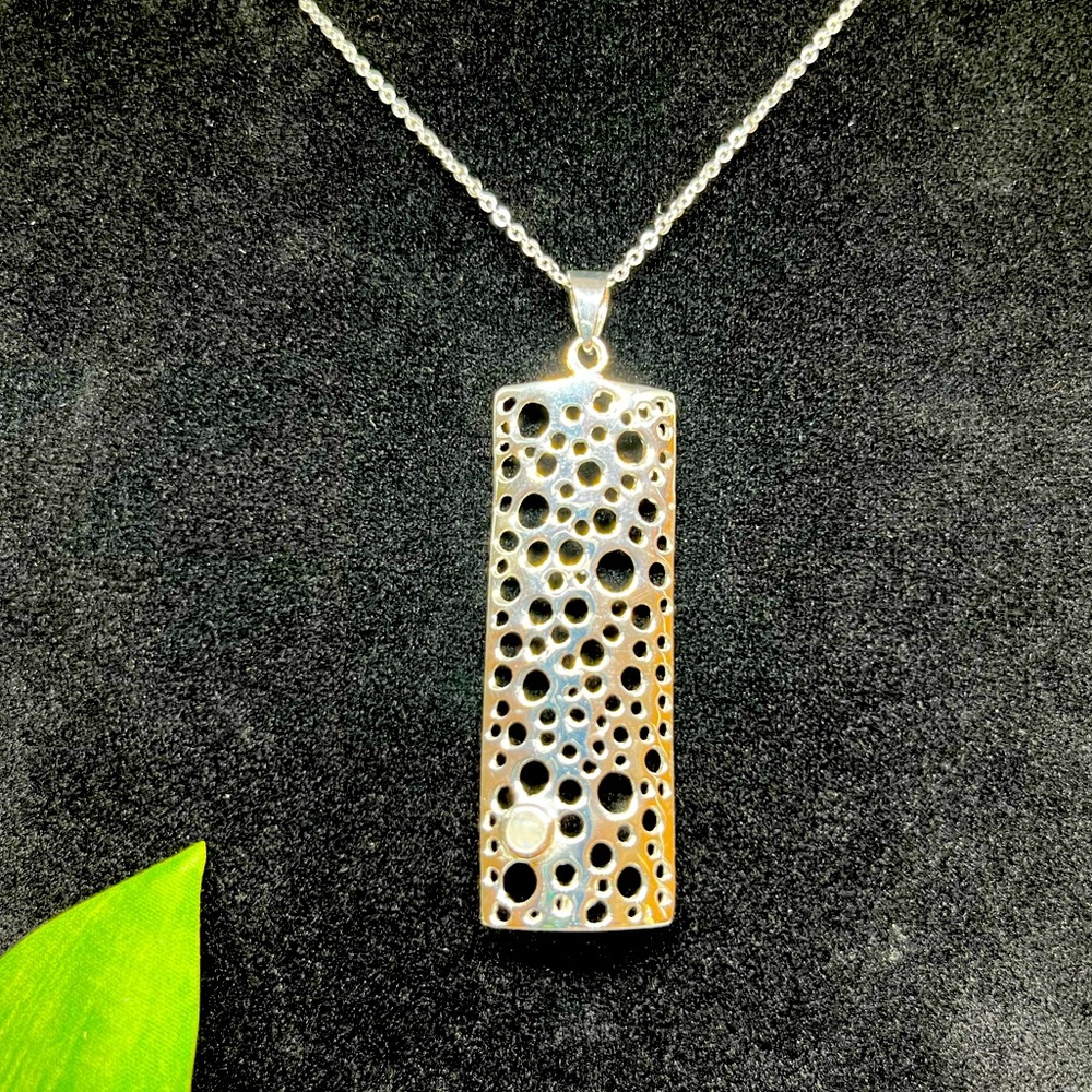 STERLING SILVER & MOONSTONE RECTANGLE PENDANT NECKLACE